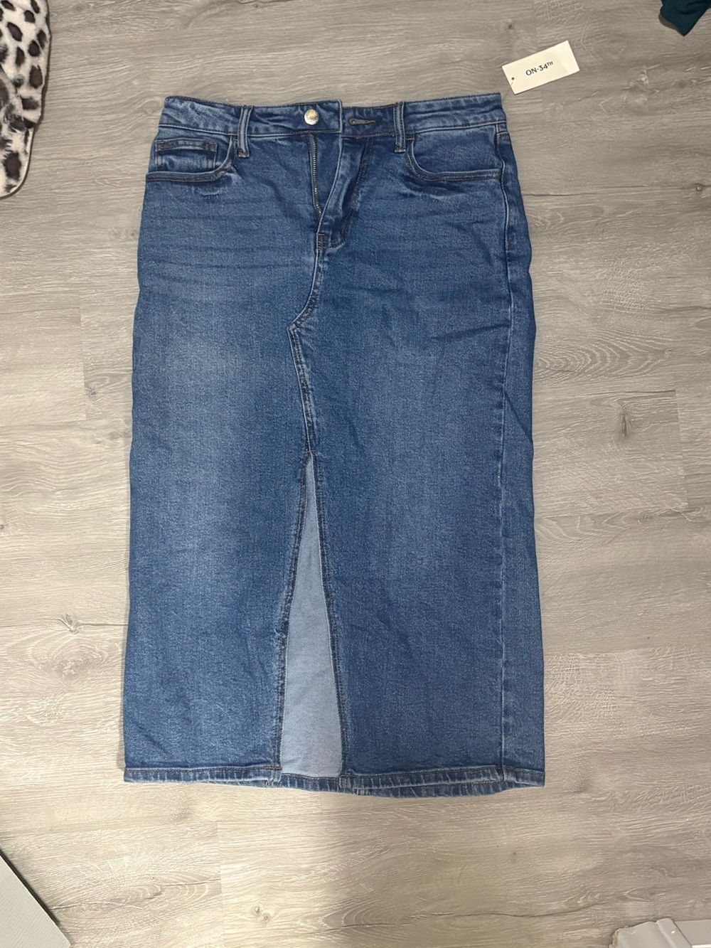 Women's Straight-Leg Denim Jeans in Medium Blue